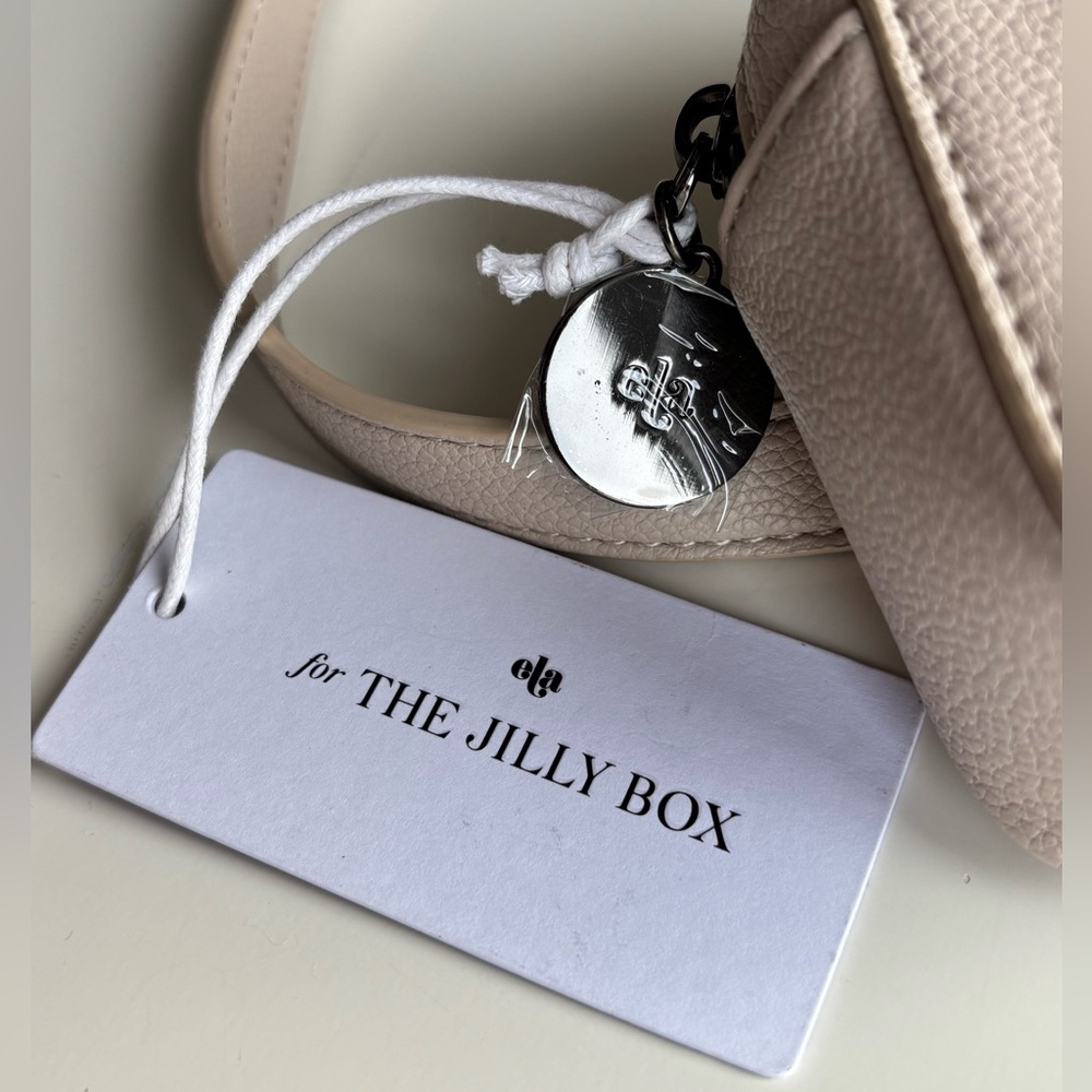 ELA JILLY BOX Micro Belt Bag Crossbody in Dove Pebble NWT - Picture 5 of 9